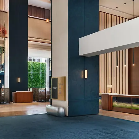Millennium Hilton Bangkok-3